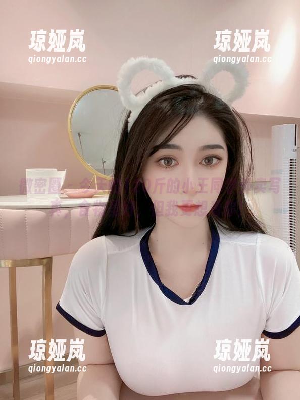 120斤的小王同学 微密圈 - 今天的120斤的小王同学外卖写真,食物虽好,但我更想看你!