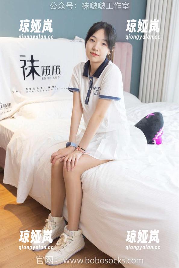 BoBoSocks袜啵啵-小沫 BoBoSocks袜啵啵 - 小沫的皮鞋:在高清写真中感受那娇媚的瞬间~