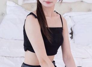 BoBoSocks袜啵啵 – 在线碰撞：小沫的脏白棉袜原图，透着满满随意感