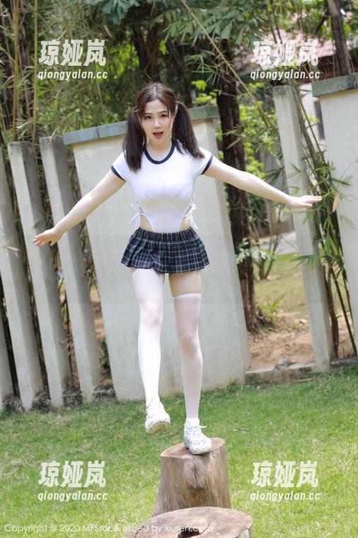 MFStar模范学院-Evelyn艾莉 MFStar模范学院 - Evelyn艾莉的奶牛慢生活:私拍里不可思议的平静