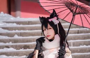 Neko薇薇：旅拍图册里，那些让人瞬间心动的cos幻想
