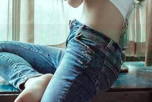 PDL潘多拉 – 艾小青写真集下载：看完后，你可能会开始关注脚的美学！