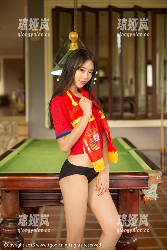 QingDouKe青豆客 - 更新！艾小青蕾丝写真，视觉的魅惑和小众的腔调真是妙不可言。