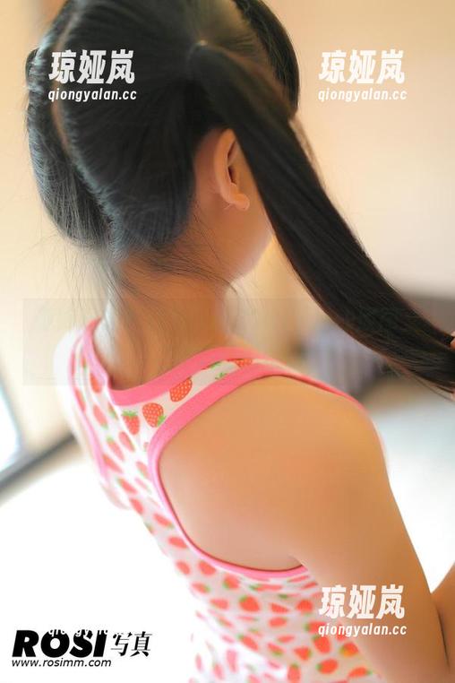 ROSI 要降温吗?赶紧下载ROSI学姐的原图,让你心静如水!