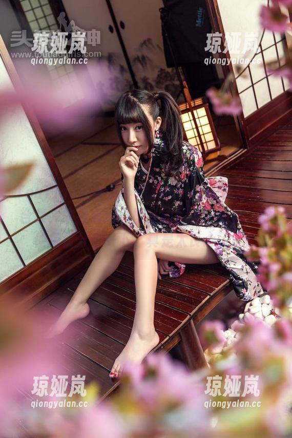 TouTiao头条女神-JennyR TouTiao头条女神 - JennyR的健身写真合集,来看看这位博主的优雅与力量,顺便免费分享一下,真是太良心了吧!