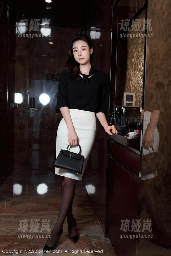 Xiuren秀人网-Elise谭晓彤 Xiuren秀人网 - 观看Elise谭晓彤的校园写真:谁说校园生活就得乏味?
