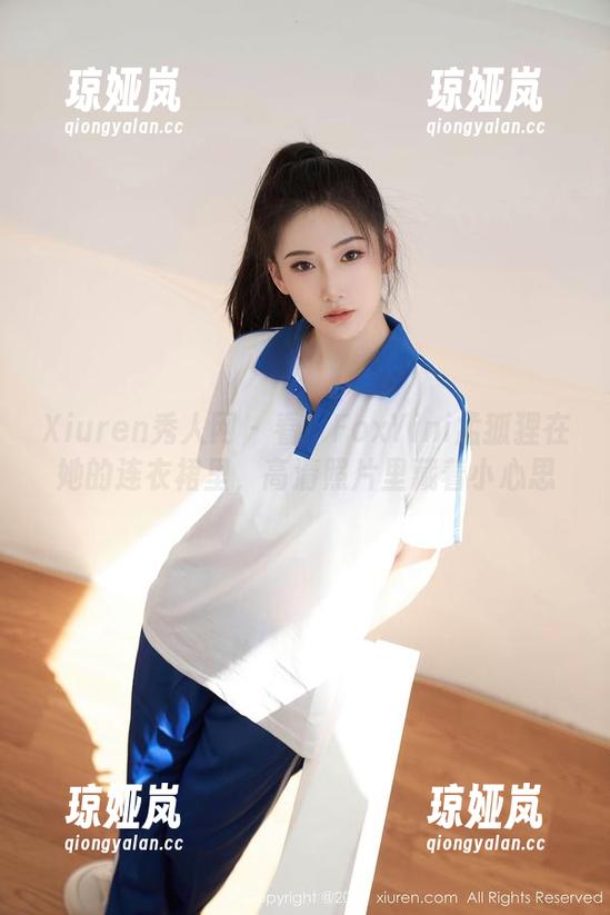 Xiuren秀人网-FoxYini孟狐狸 Xiuren秀人网 - 看!FoxYini孟狐狸在她的连衣裙里,高清照片里藏着小心思