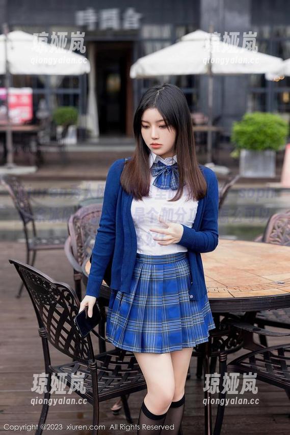 Xiuren秀人网-sophie余冰 Xiuren秀人网 - 图包里的每一张,sophie余冰的眼镜真的是个加分项,怎么可以这么好!