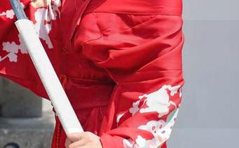Xiuren秀人网 – 这波美图更新，兜豆靓Youlina姐姐绝对是魔法师，把日常变成了艺术！