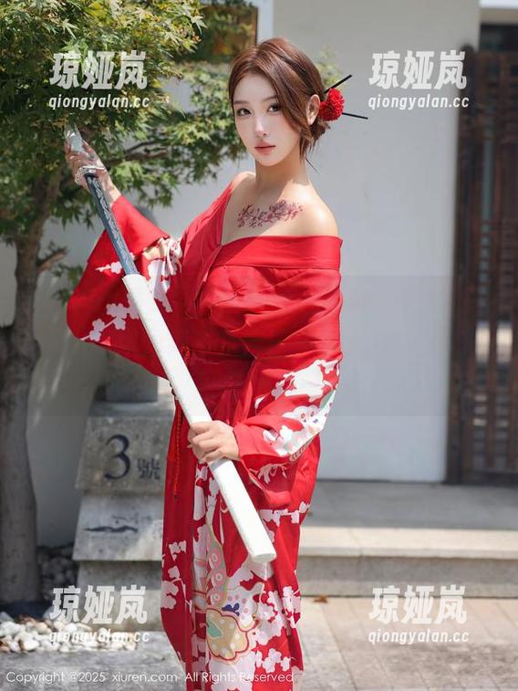 Xiuren秀人网-兜豆靓Youlina Xiuren秀人网 - 这波美图更新,兜豆靓Youlina姐姐绝对是魔法师,把日常变成了艺术!