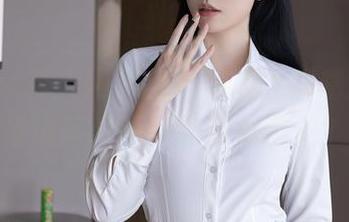 Xiuren秀人网 – 当红裙遇上噜噜妞儿，谁说写真不可以有点调皮？