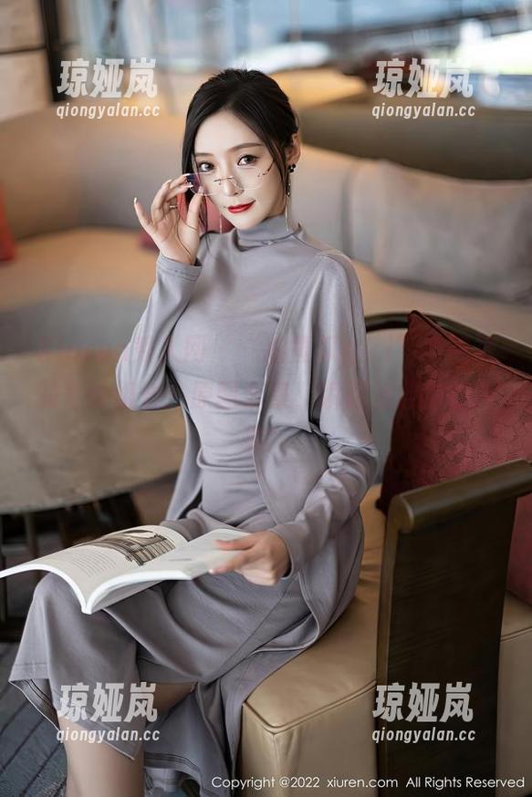Xiuren秀人网 - “拍黄瓜girl”与棉袜的奇妙组合：原图合集，瞬间治愈你的脑袋！