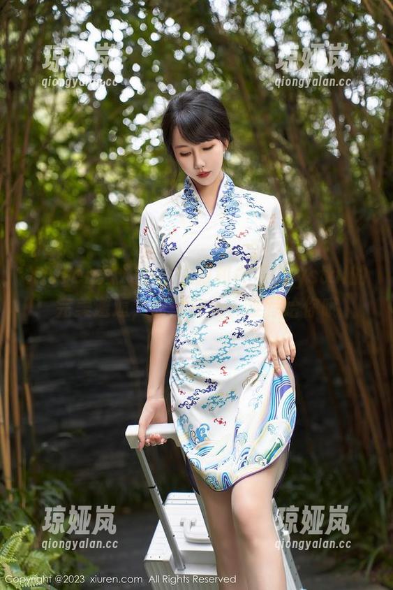Xiuren秀人网-梓萱Crystal Xiuren秀人网 - 礼服和梓萱Crystal的完美邂逅,原图在此,推荐给你哦