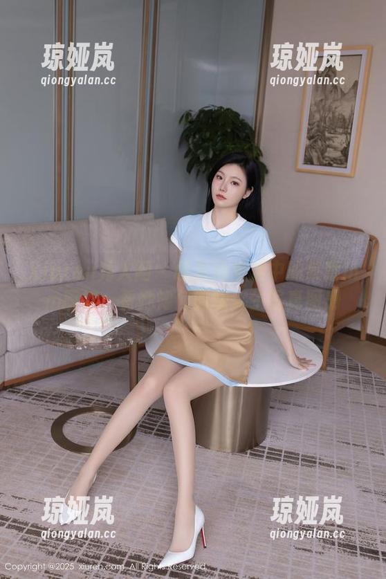 Xiuren秀人网 - 摄影师生活中的草莓mm厨娘，看她如何调味人生写真图册
