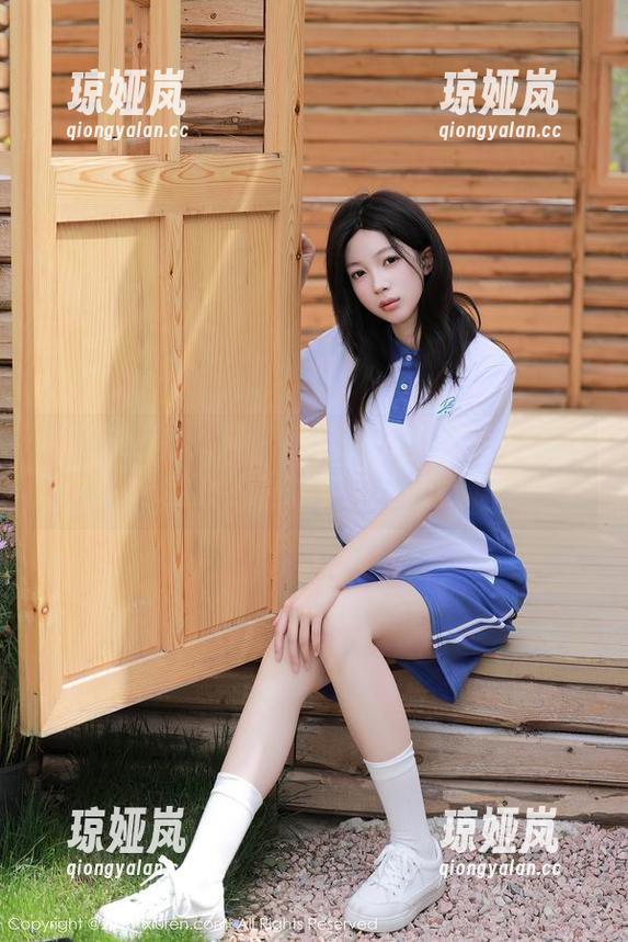 Xiuren秀人网-龙泽美曦 Xiuren秀人网 - 图包大揭秘:龙泽美曦的睡衣里的梦幻与懒散
