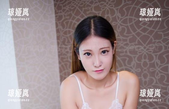 YouWu尤物馆-木木hanna YouWu尤物馆 - 图片中全套丝袜的木木hanna,仿佛在说‘别让我等太久’
