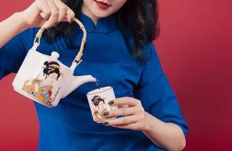 丽柜 – 观看兔子和丽莲的双生花实录，图中还有猫咪悄悄路过，真心推荐！