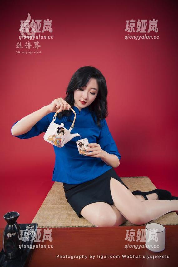 丽柜-兔子 丽柜 - 观看兔子和丽莲的双生花实录,图中还有猫咪悄悄路过,真心推荐!