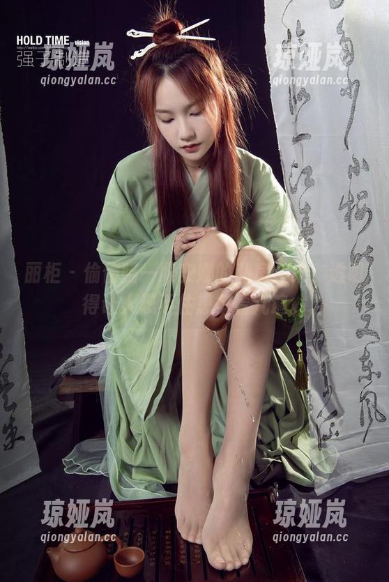 丽柜 - 偷偷瞄一眼安娜的私房合集，透明得让人忍不住想多看几遍。