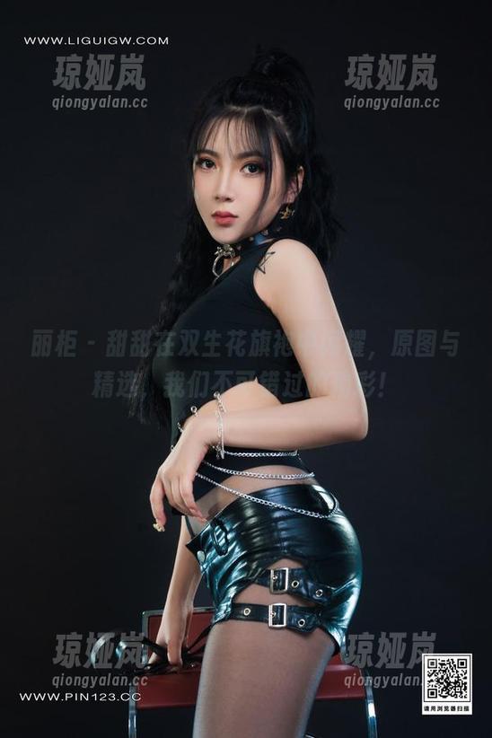丽柜-甜甜 丽柜 - 甜甜在双生花旗袍中闪耀,原图与精选,我们不可错过的精彩!