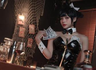 每次打开九言的BlackSwan&Emilia图包，我都想：我是看图还是在看人生？