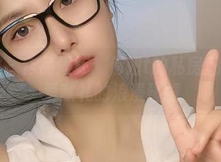 微密圈 – 作品揭秘：俏妞t的私房魅力与挚爱献礼的浪漫碰撞