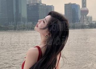 微密圈 – 当周妍希成为黑丝钢琴老师，福利原图简直就是心动的旋律！