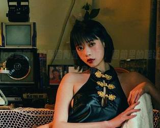 奈汐酱Nice美腿，这原图简直太绝了，图册里的腿让我心情只想放飞自我！