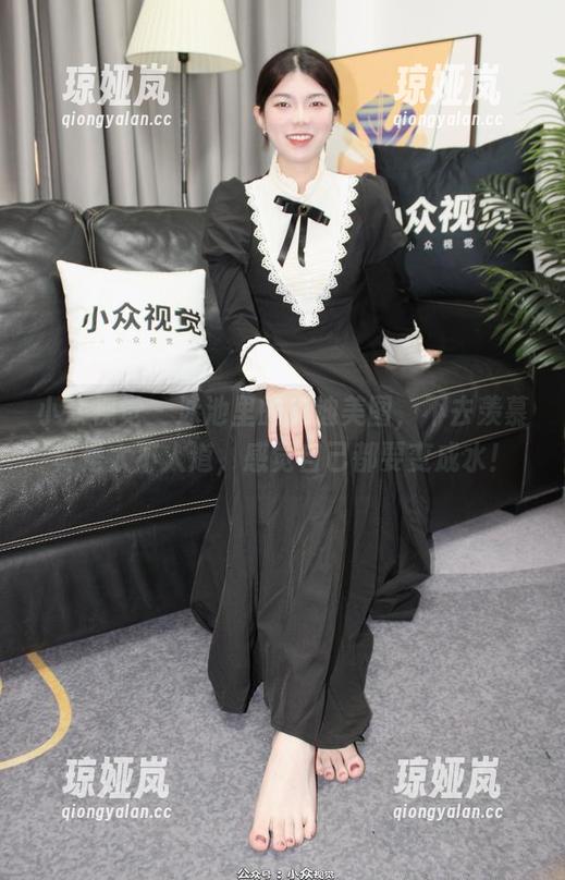 小众视觉-艾迪 小众视觉 - 泳池里的艾迪美图,不去羡慕真是太不人道,感觉自己都要变成水!