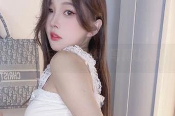 小小奶瓶儿的反常裤里丝，写真让人忍俊不禁