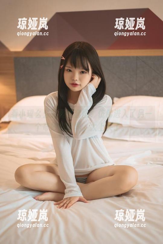 看小瑶幺幺的黑丝套图，仿佛进入了另一个奇妙的世界，太上头了。