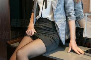 尤果网 – 晨曦的浴缸：轻轻一泡，满满的写真故事！图册带你看她的水世界！
