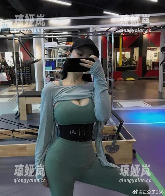 微密圈 - 左公子666的跨年大作：有些私拍，能唤醒你内心深处的感动。