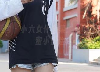 异思趣向 – 小六女仆合集：一场视觉的甜蜜小冒险
