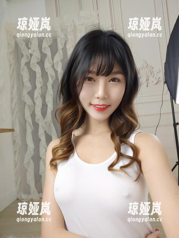壁纸分享：抖娘利世的红涩小铃铛，来吧，让你的屏幕也羞涩一下！