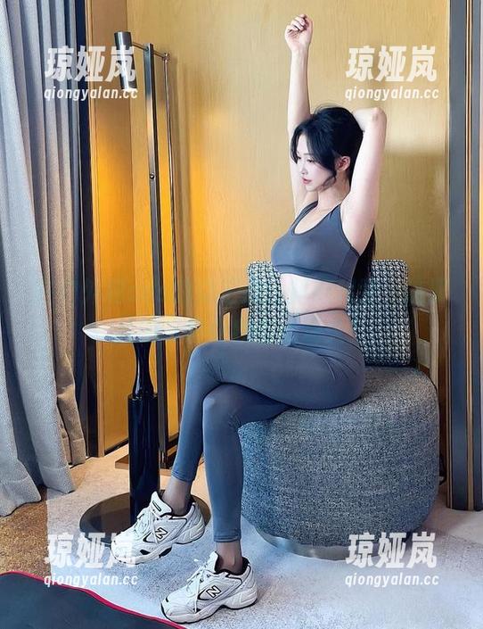 在户外和cos的交汇点：抖娘利世，这照片的光影让我有点迷失！