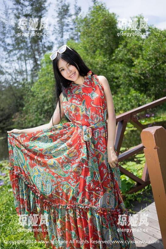 推女神 - 浴室里的莫雅淇：高清图库捕捉那一刻的诱惑