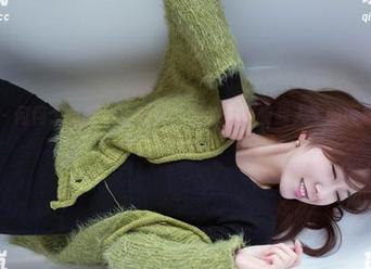 推女郎 – 何何夕长腿写真合集，腿的长度和我人生的理想一样遥不可及。