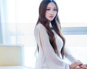 推女郎 – 美图届的奇迹，沙子和她那件比基尼让我忍不住想‘多看几眼’！