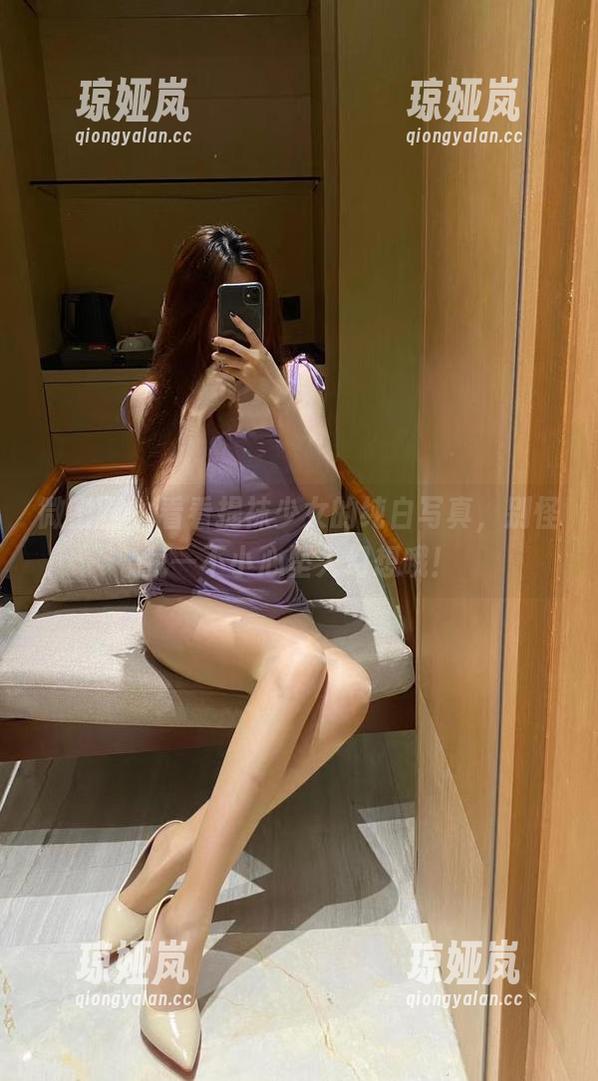微密圈 - 看看提袜少女的纯白写真，别怪我一不小心坠入幻想哦！