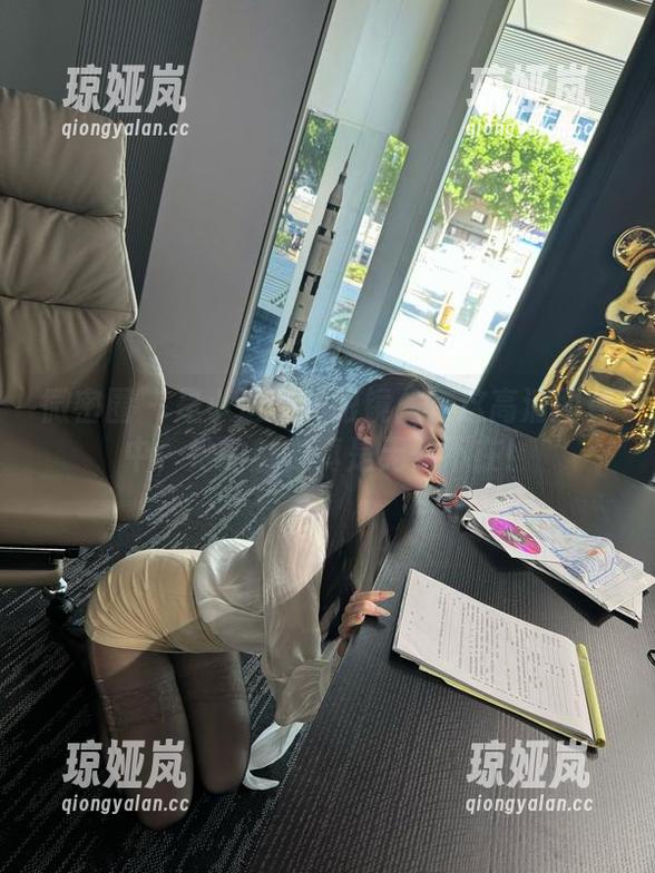 是小逗逗 微密圈 - 是小逗逗的眼镜:在这高清图库中,她的魅力真是无处不在!