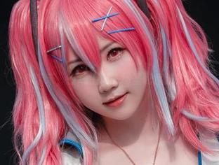 是本末末，在线上演一场圣诞魔法的作品