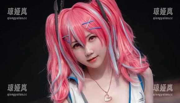 是本末末 是本末末,在线上演一场圣诞魔法的作品