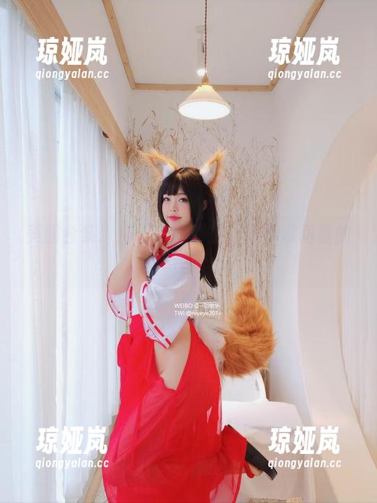 美图合集：杏子夫人镂空，撩你没商量的柔情