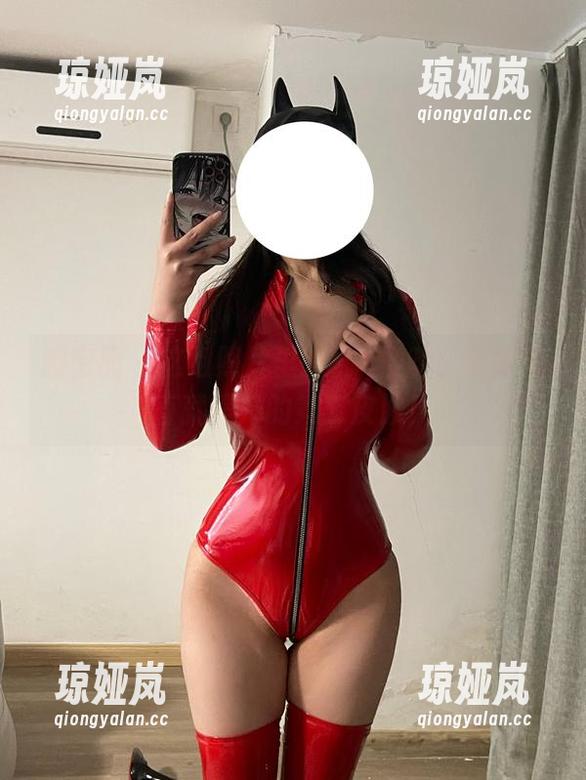 桃沢樱呀 微密圈 - 这组照片里的桃沢樱呀,旗袍简直就是她的第二皮肤!