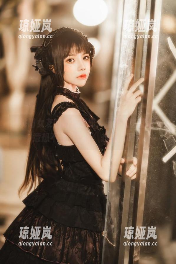 桜桃喵 桜桃喵女友的最新图册,里面藏着些让人意想不到的惊喜,想知道吗?