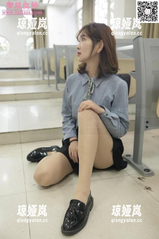 梦丝女神-玥玥 梦丝女神 - 村落里的玥玥:美图与照片的调皮瞬间捕捉