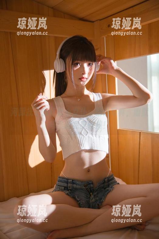 河豚抚子 河豚抚子的红衣小女仆:精选写真,幽默与美的完美碰撞!