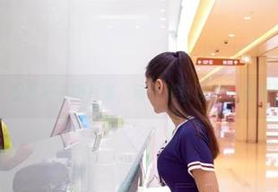 爱丝 – 索菲泳衣图片集：每一张都像是在和我做游戏
