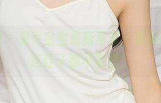 爱尤物 – 龙女宝宝最新写真：美脚卖萌，连鞋子都不敢追！